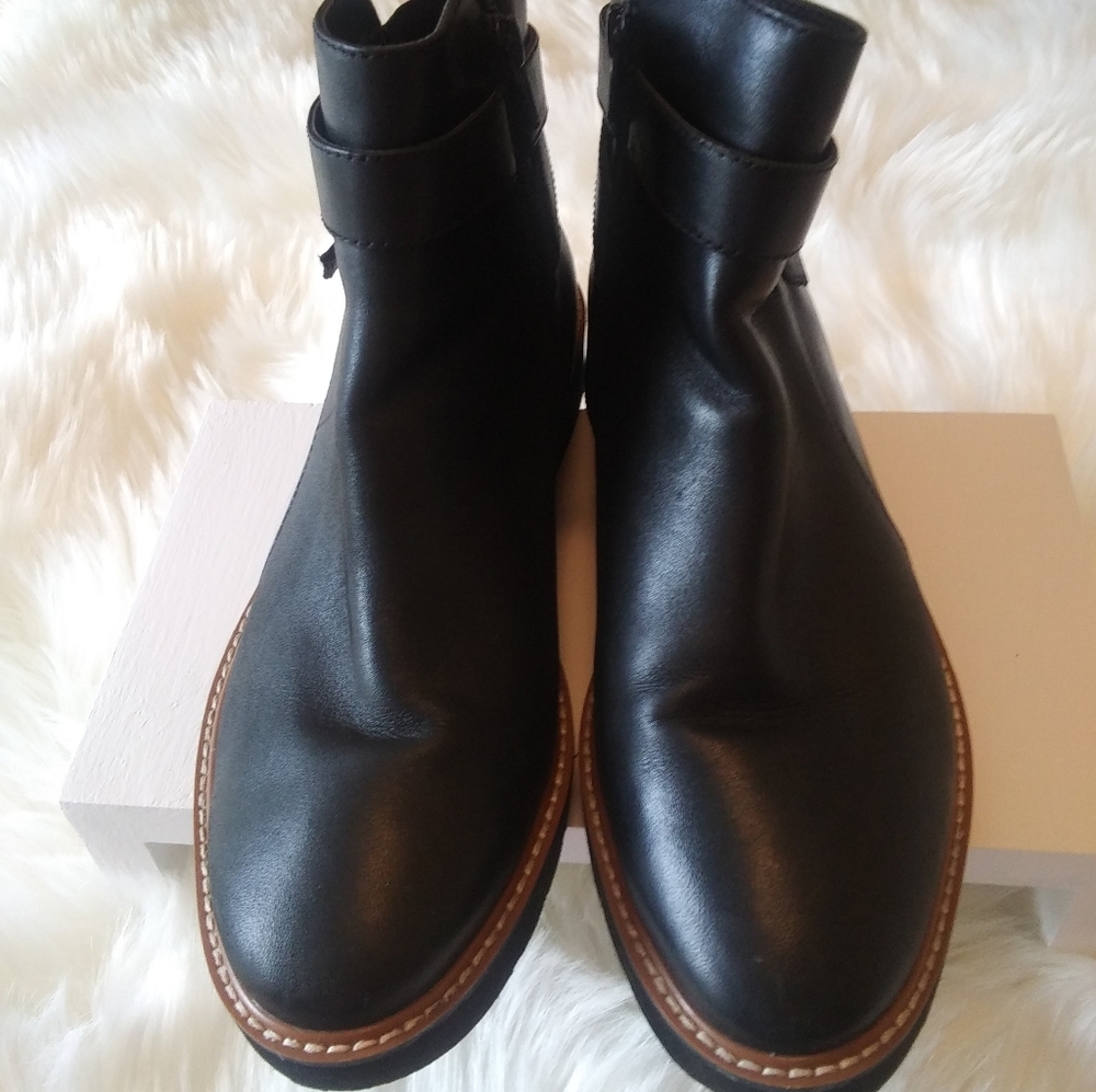 Naturalizer Black Ankle Boots - The Aster